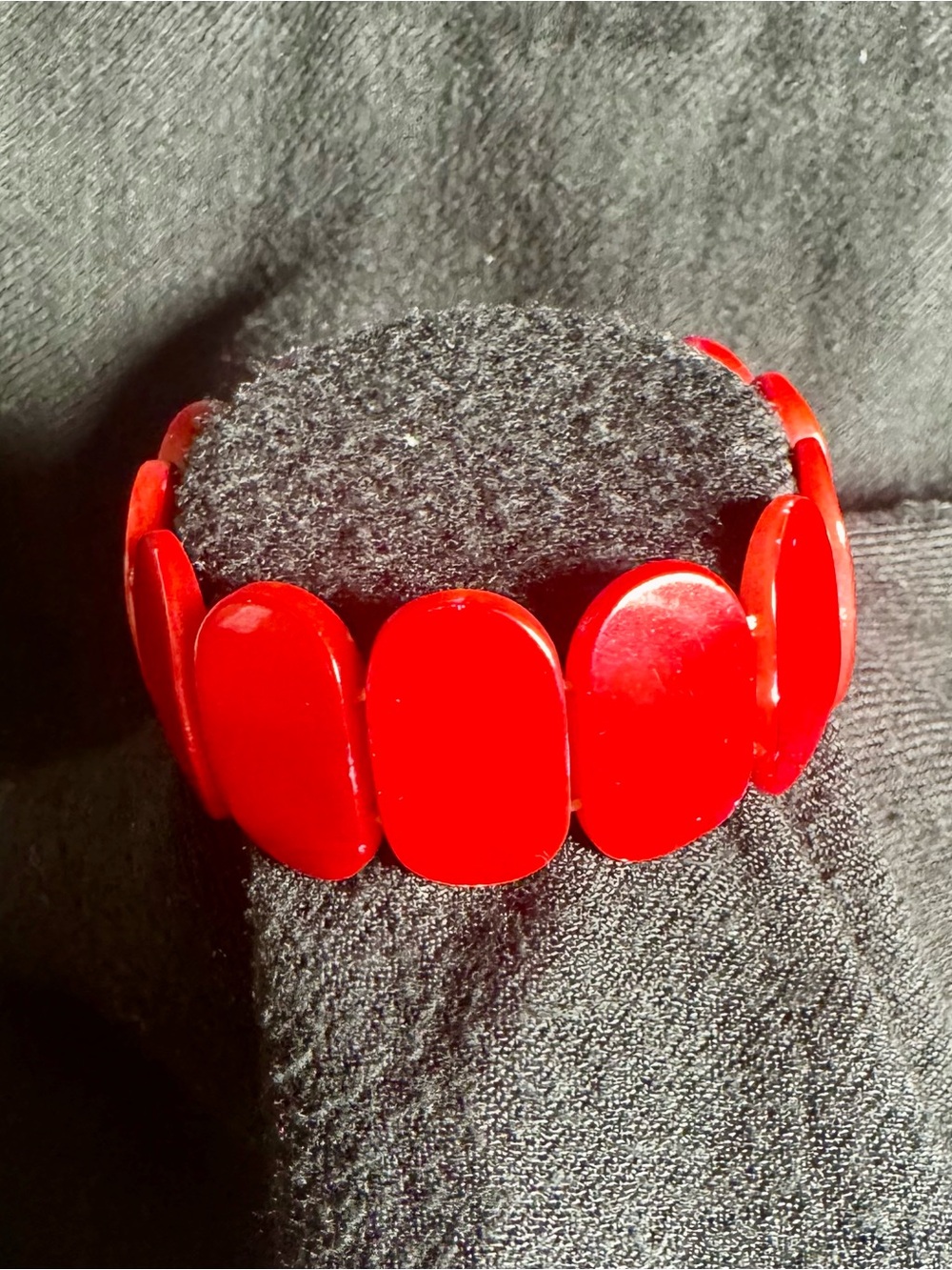 Red Resin Oval Stretch Bracelet - Women Jewelry - Picture 5 of 6